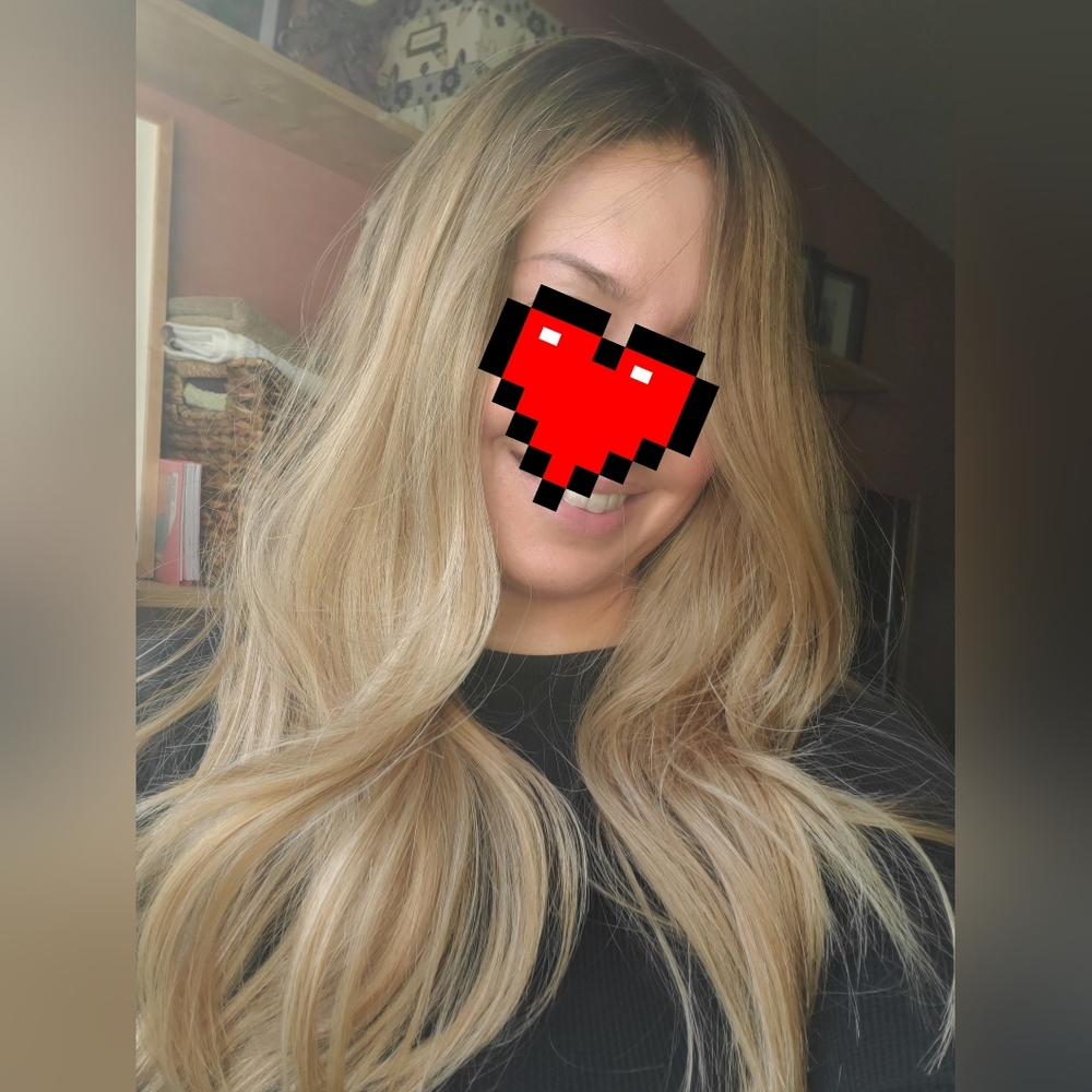 EUC Wigs by Tiffani Salon  Professional Blonde Dimensional Dark Rooted Wig Sz M